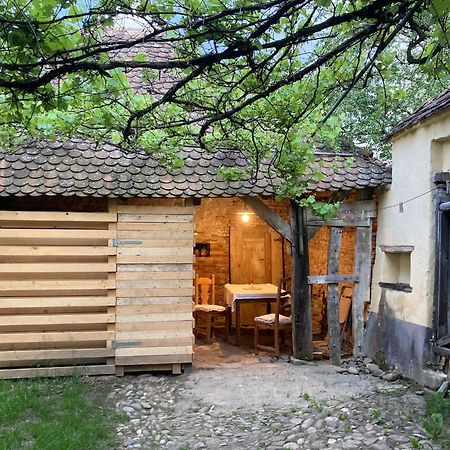 House By The Church - Entire House Crit Εξωτερικό φωτογραφία